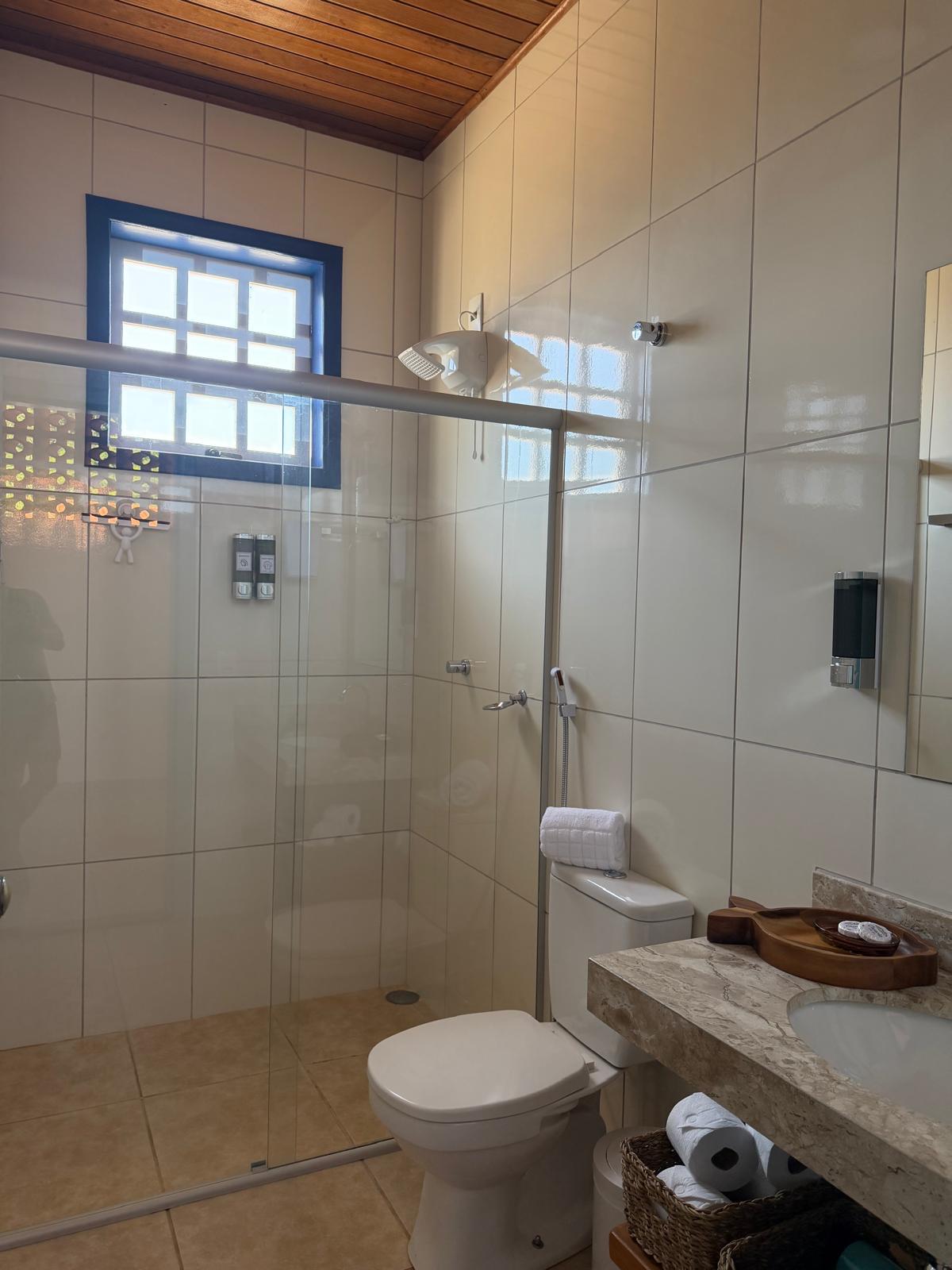 Shared bathroom for Suite Africa and Suite Bali