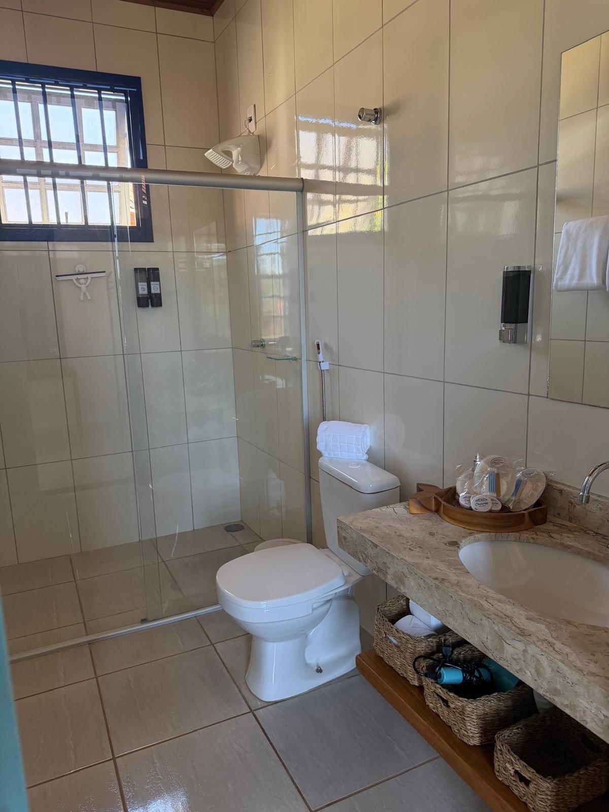 En-suite bathroom for Suite Bahia
